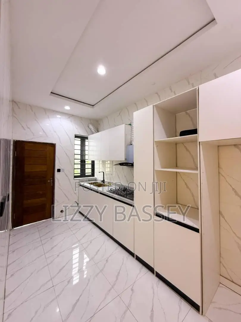 3bdrm Duplex in Atlantic View, Lekki Expressway for sale