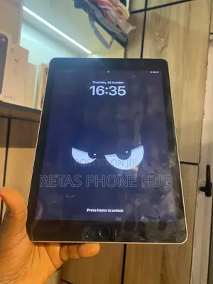 Apple iPad 9.7 64 GB Gray