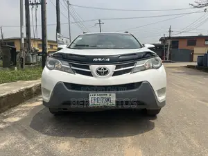 Toyota RAV4 LE 4dr SUV AWD (2.5L 4cyl 6A) 2015 White