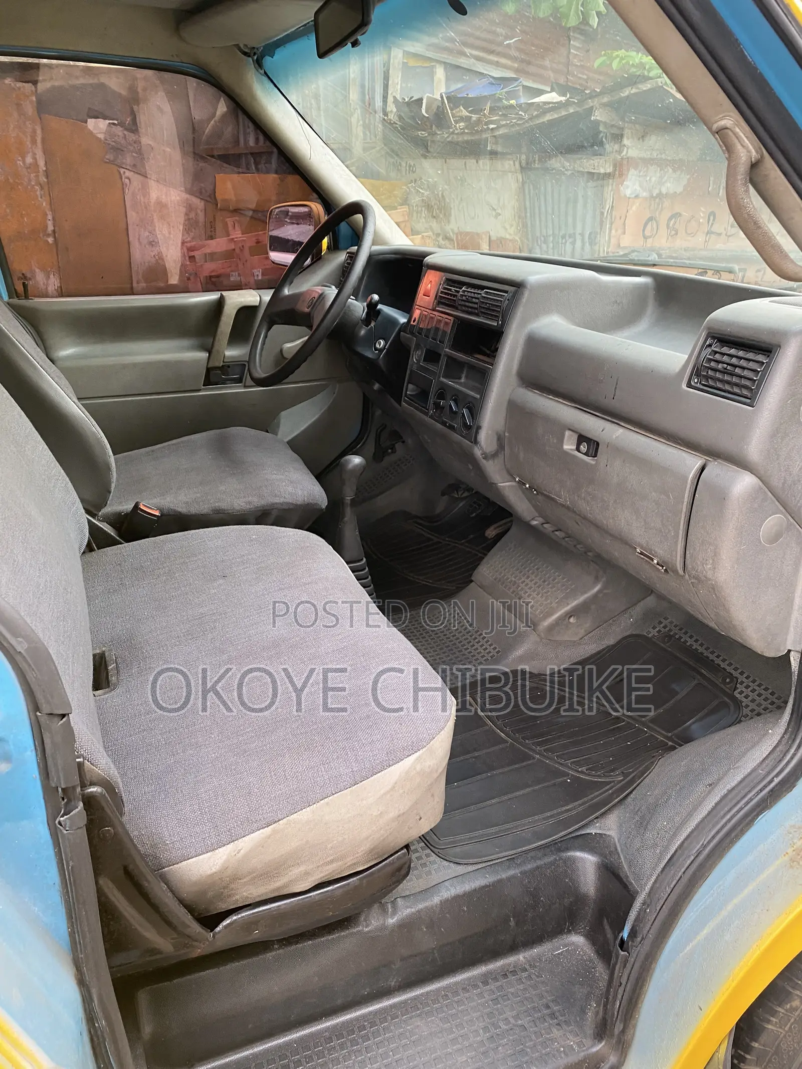 Volkswagen Transporter 2004 Yellow
