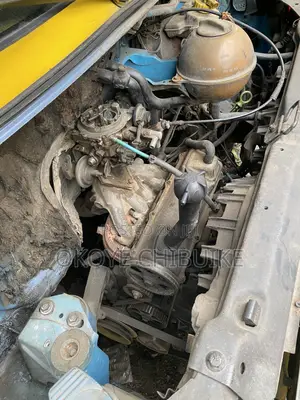 Volkswagen Transporter 2004 Yellow