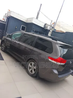 Toyota Sienna 2011 Gray
