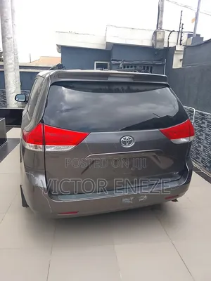 Toyota Sienna 2011 Gray