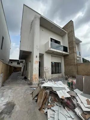 3bdrm Duplex in College Road, Fagba for sale