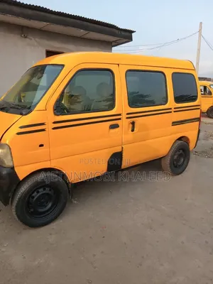 Suzuki APV Minibus 2010 Yellow