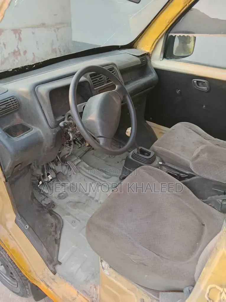Suzuki APV Minibus 2010 Yellow