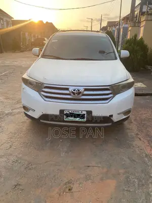 Toyota Highlander Limited 2011 White
