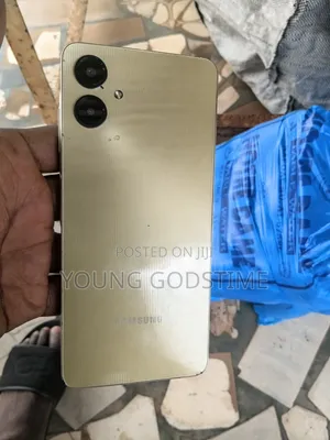 Samsung Galaxy A06 64 GB Gold