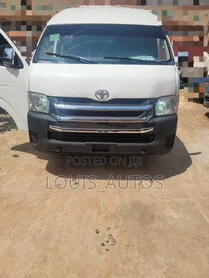 Toyota HiAce 2013 White