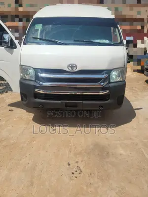 Toyota HiAce 2013 White
