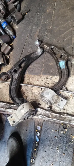 Set of Lower Arms Ford Explorer 2012 to 2015 Model