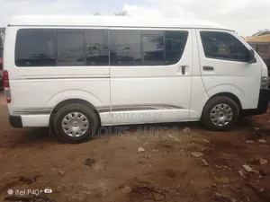 Toyota HiAce 2012 White