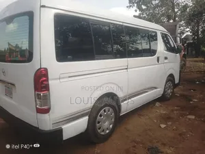 Toyota HiAce 2012 White