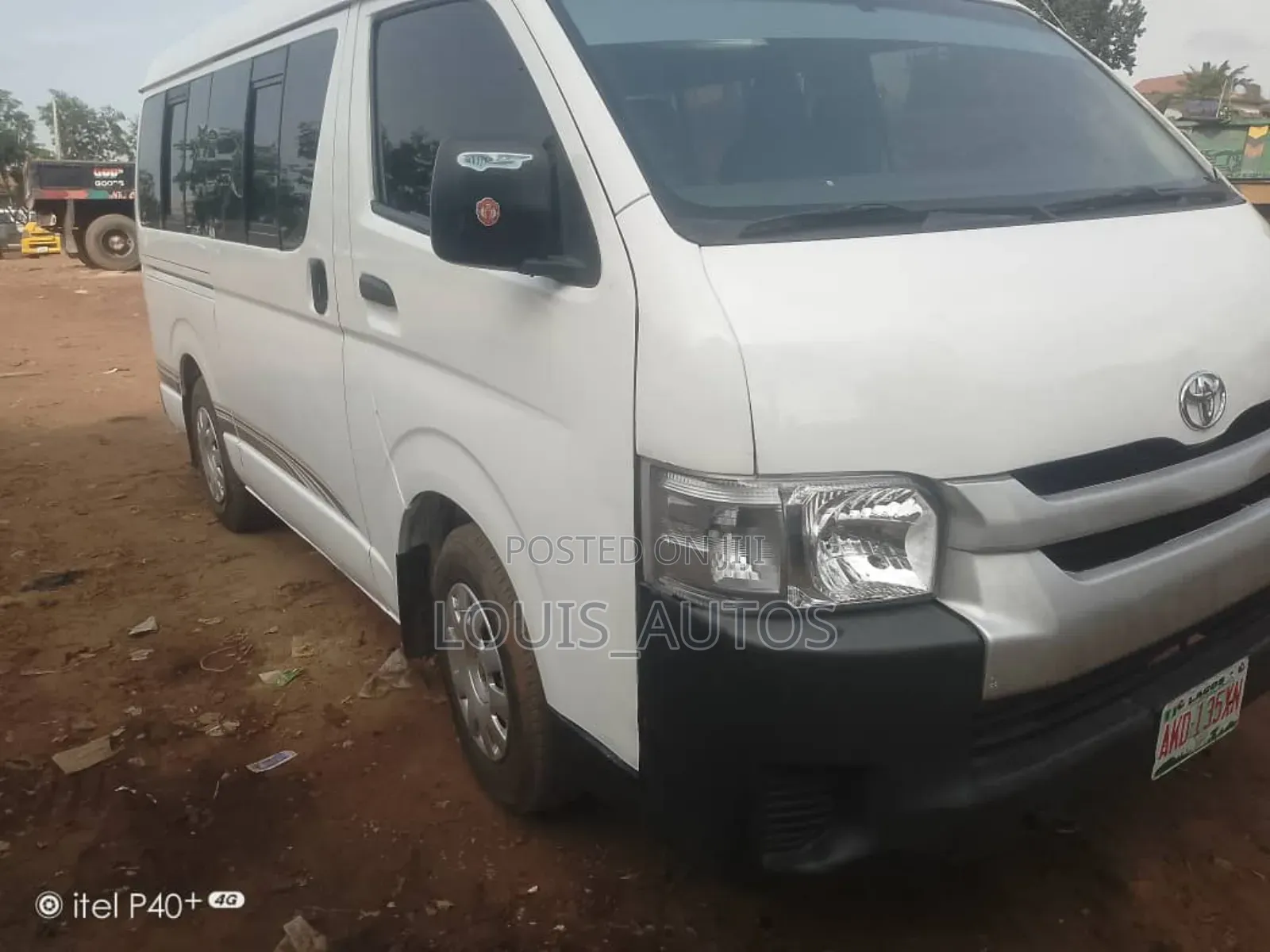 Toyota HiAce 2012 White