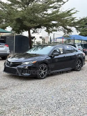 Toyota Camry SE FWD 2020 Black