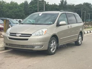 Toyota Sienna 2005 Gold