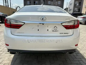 Lexus ES 350 FWD 2017 White