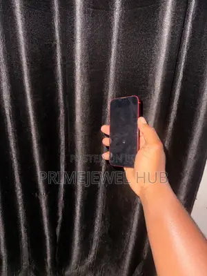 Apple iPhone 13 128 GB Red