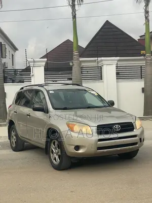 Toyota RAV4 2.4 2008 Gold