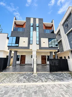 3bdrm Duplex in Lafiaji for sale
