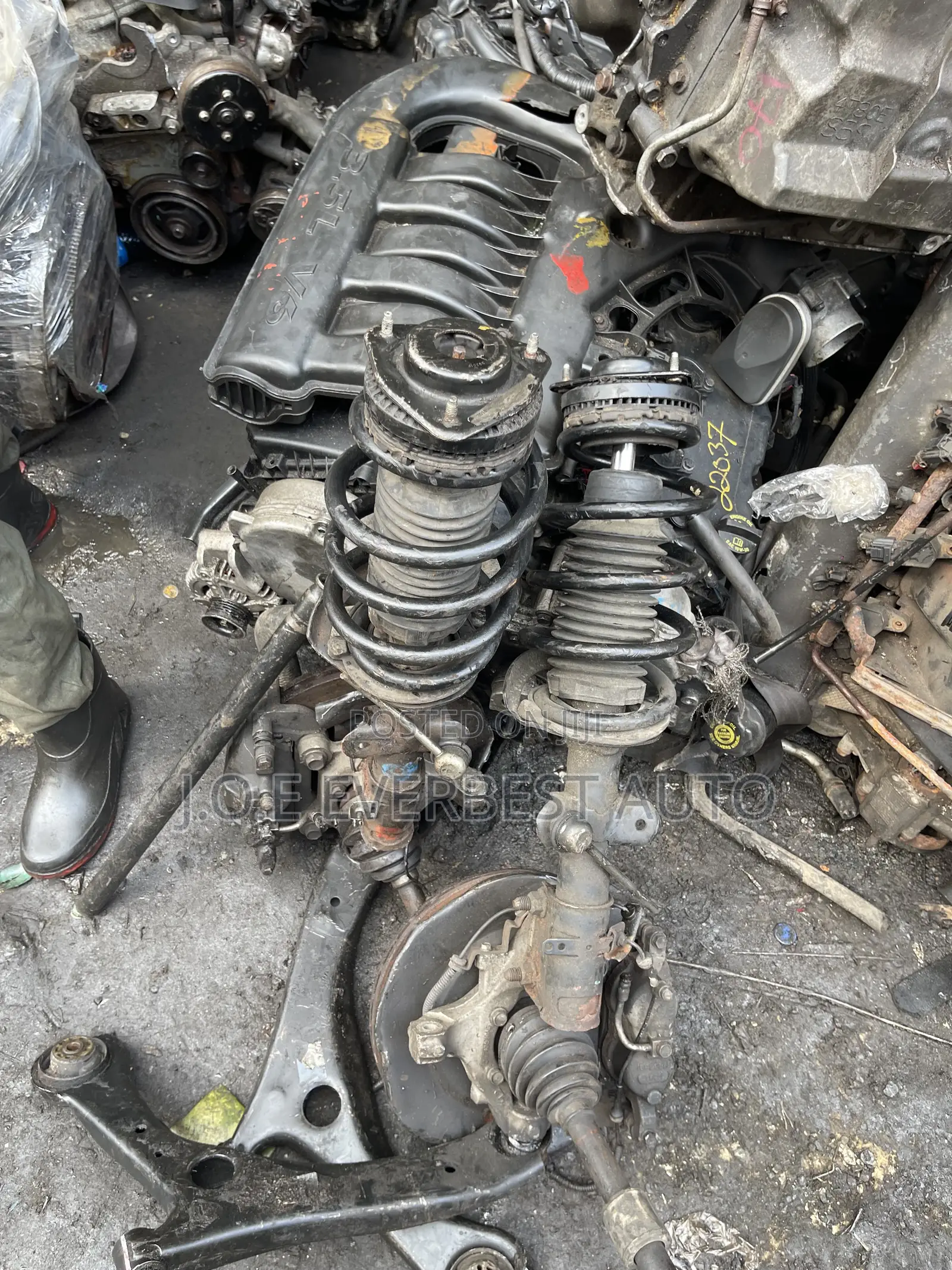 Shocks and Complete Hub Dodge Caravan 2008-2012