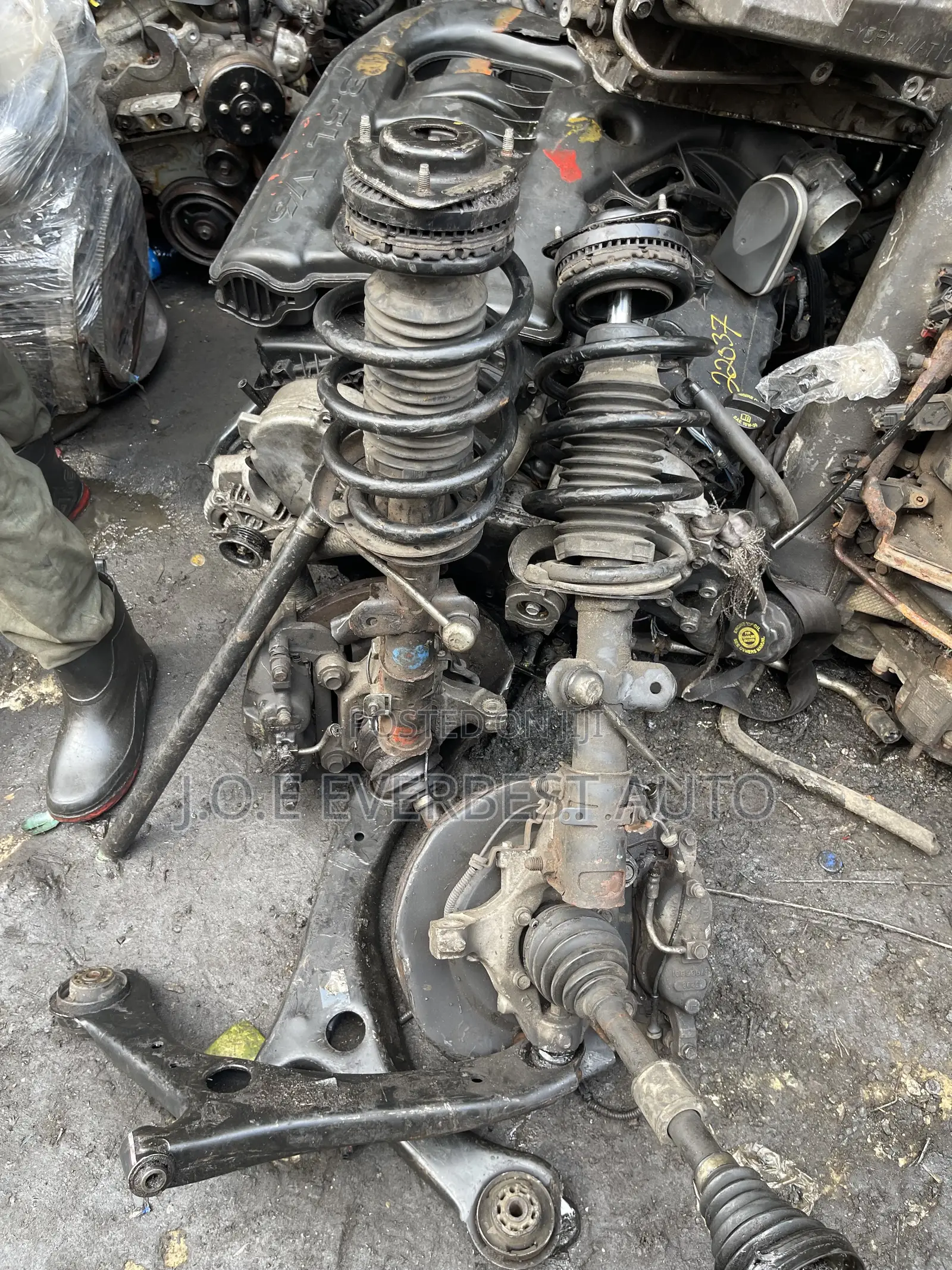 Shocks and Complete Hub Dodge Caravan 2008-2012