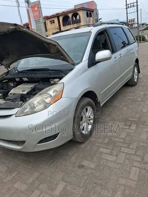 Toyota Sienna 2006 Silver