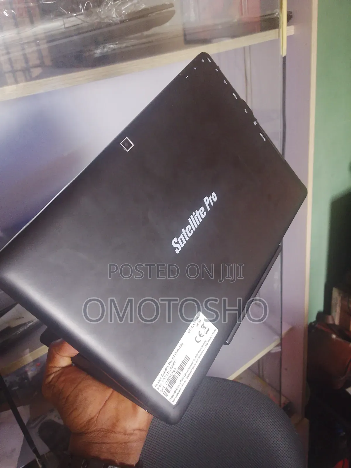 New Laptop Toshiba Satellite E40 4GB Intel Celeron eMMC 60GB