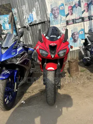 Kawasaki Ninja ZX6R 2007 Red