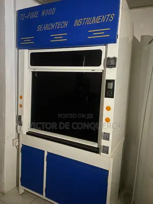 Fume Cupboard / Fume Hood