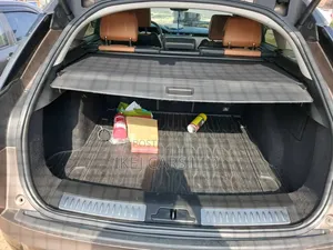 Land Rover Range Rover Velar 2020 Gold