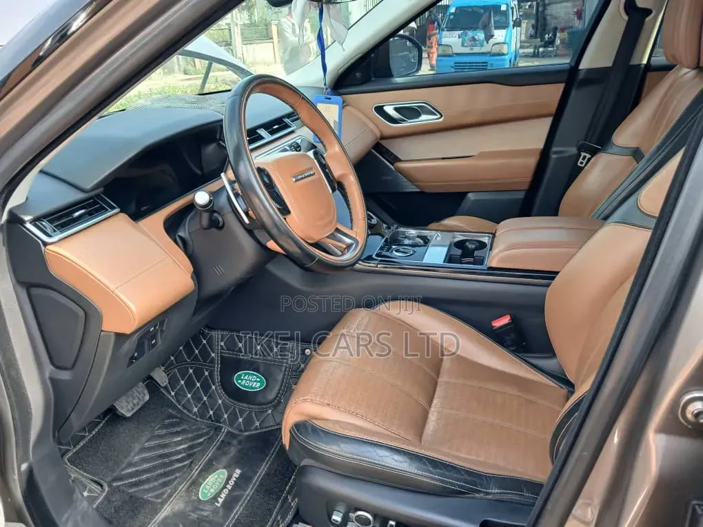Land Rover Range Rover Velar 2020 Gold