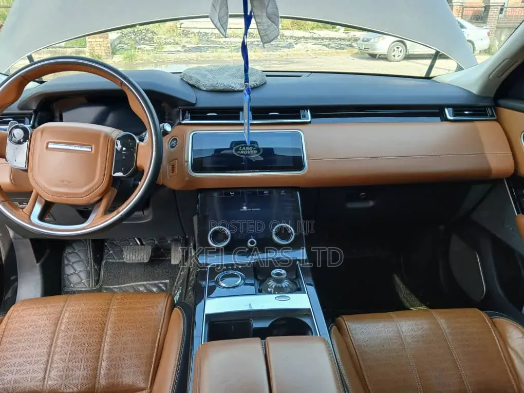 Land Rover Range Rover Velar 2020 Gold