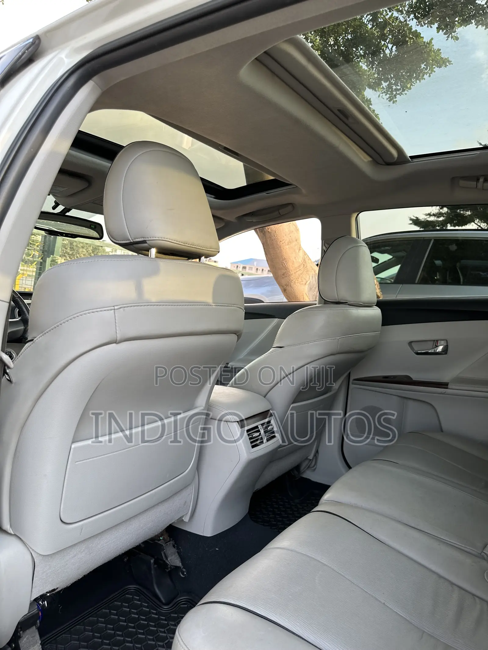 Toyota Venza AWD 2011 White