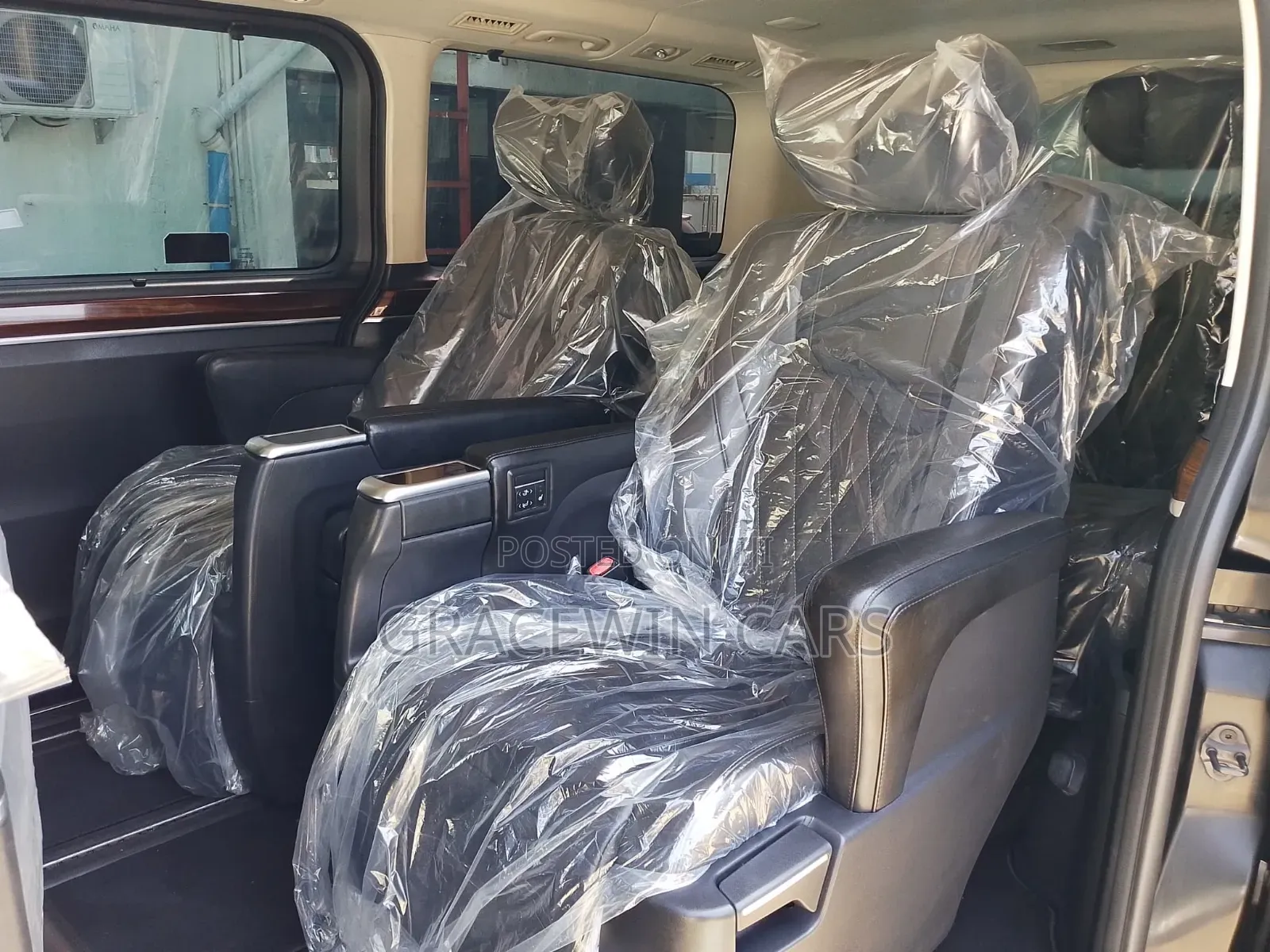 Toyota Granvia 2020 Black