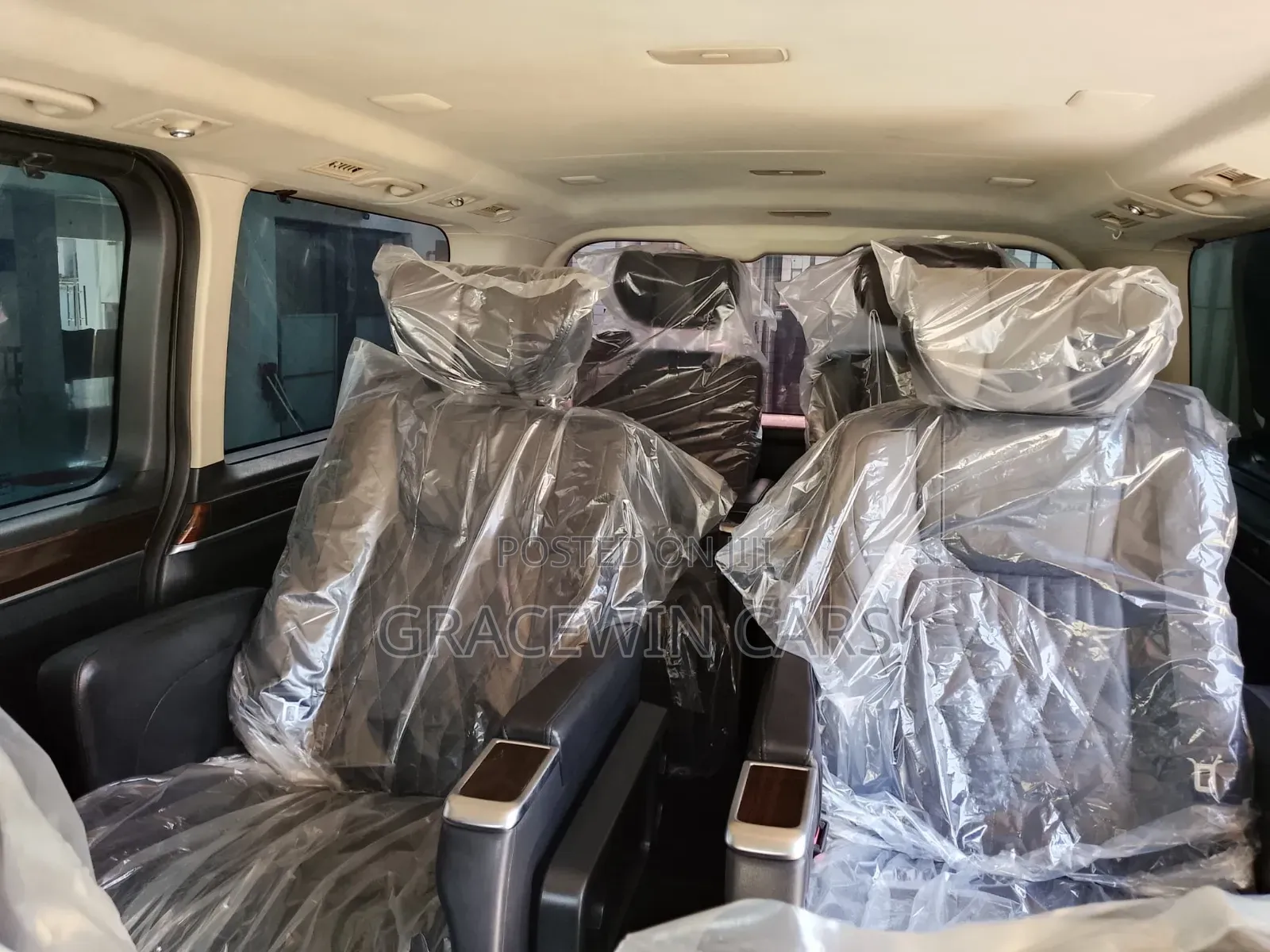 Toyota Granvia 2020 Black