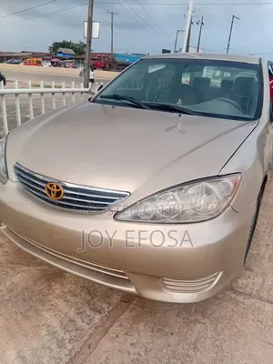 Toyota Camry XLE 4dr Sedan (2.4L 4cyl 5A) 2006 Gold