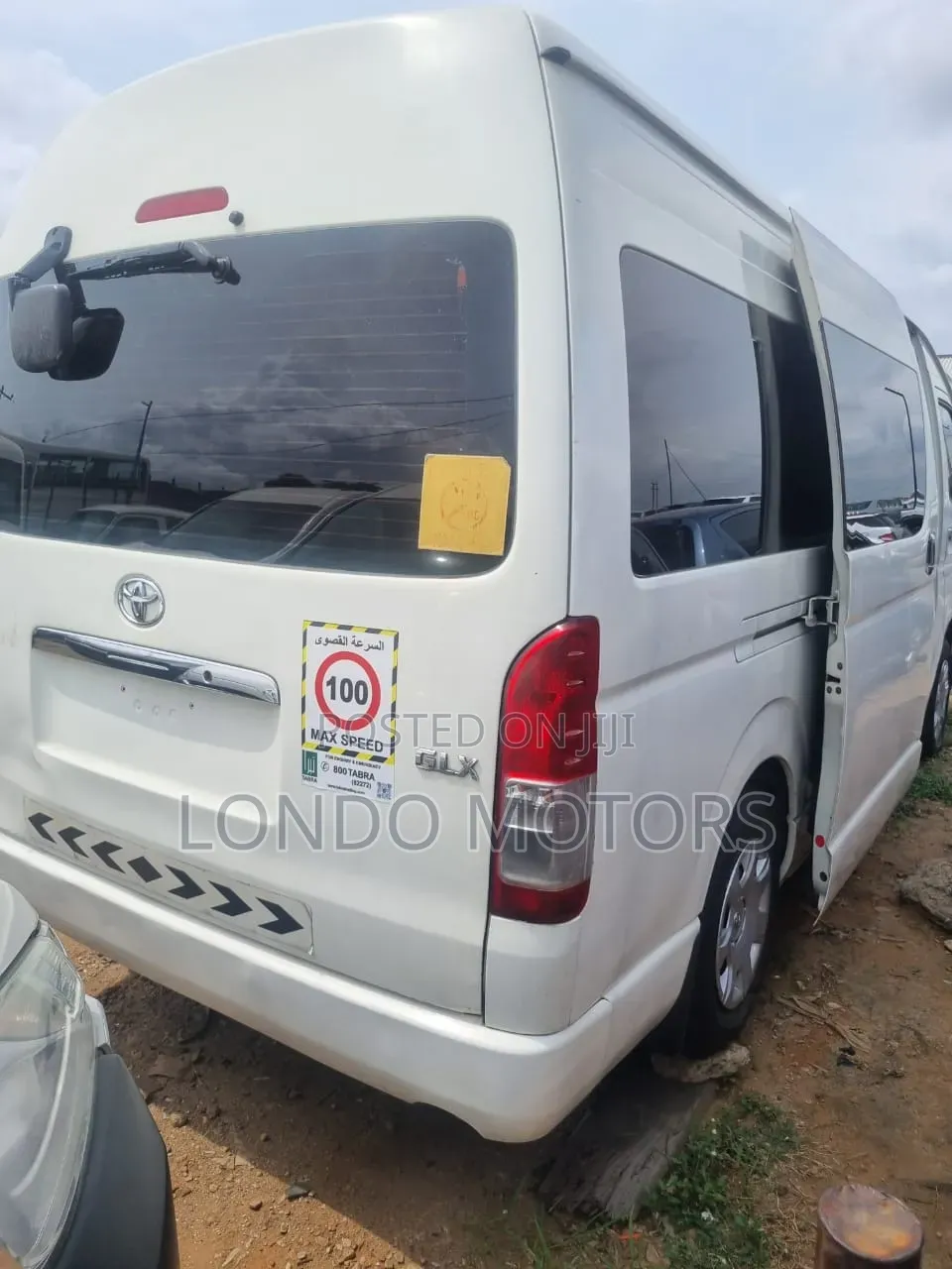 Toyota HiAce 2017 White
