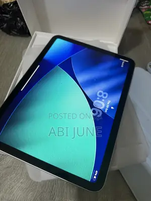 New Apple iPad (2025) 128 GB Silver
