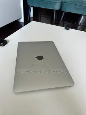Laptop Apple MacBook Pro 2022 M2 16GB Apple M2 SSD 512GB