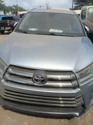 Toyota Highlander 2018 Silver