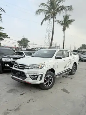 Toyota Hilux 2020 White