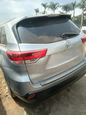 Toyota Highlander 2018 Silver