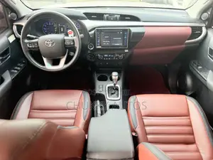 Toyota Hilux 2020 White
