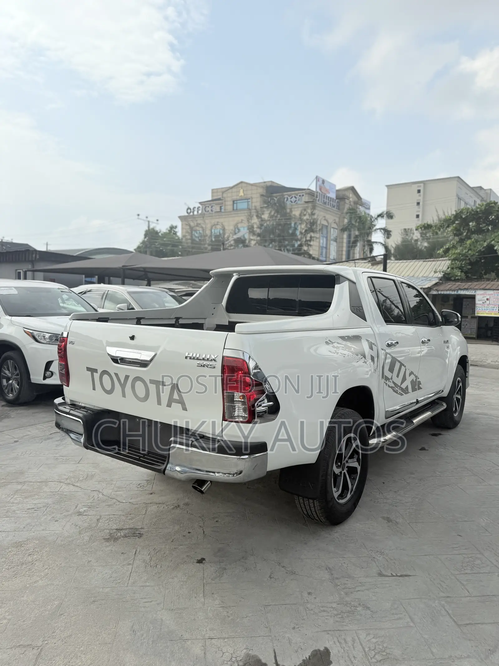 Toyota Hilux 2020 White