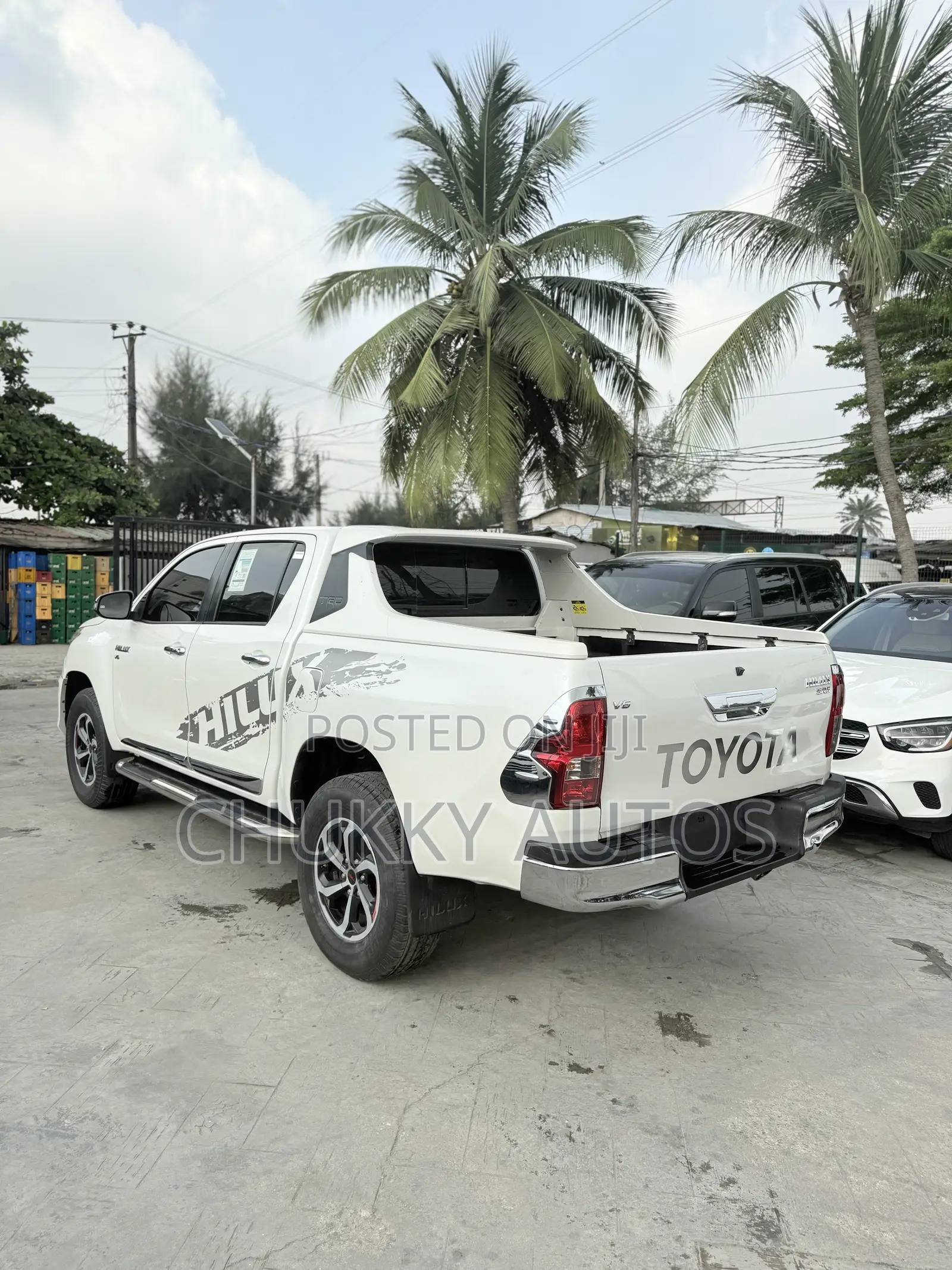 Toyota Hilux 2020 White