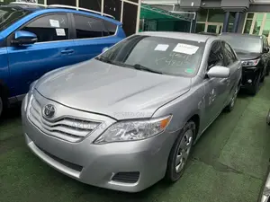 Toyota Camry LE 4dr Sedan (2.5L 4cyl 6A) 2011 Silver
