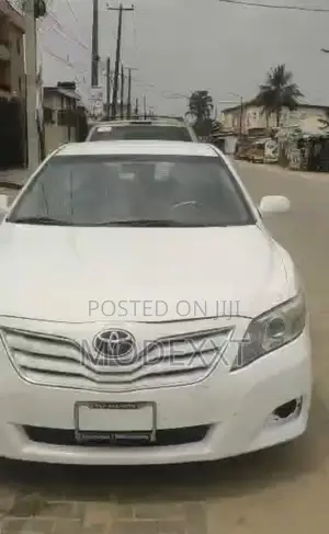 Toyota Camry LE 4dr Sedan (2.5L 4cyl 6A) 2011 White