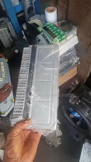 Lexus Is-250 Amplifier