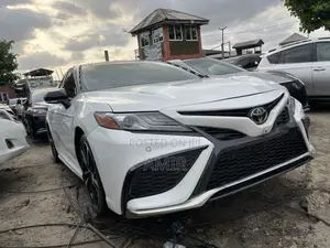 Toyota Camry XSE FWD 2020 White